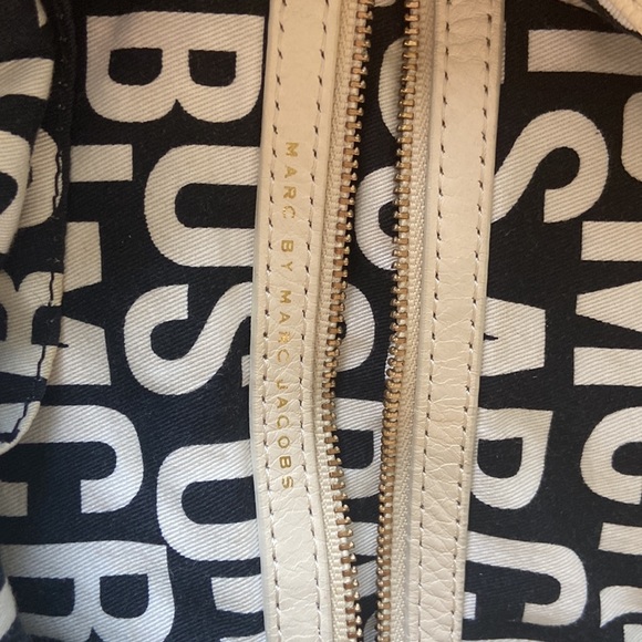 Marc by Marc Jacobs off-white or cream, large, leather handbag, VGUC. - Picture 7 of 10